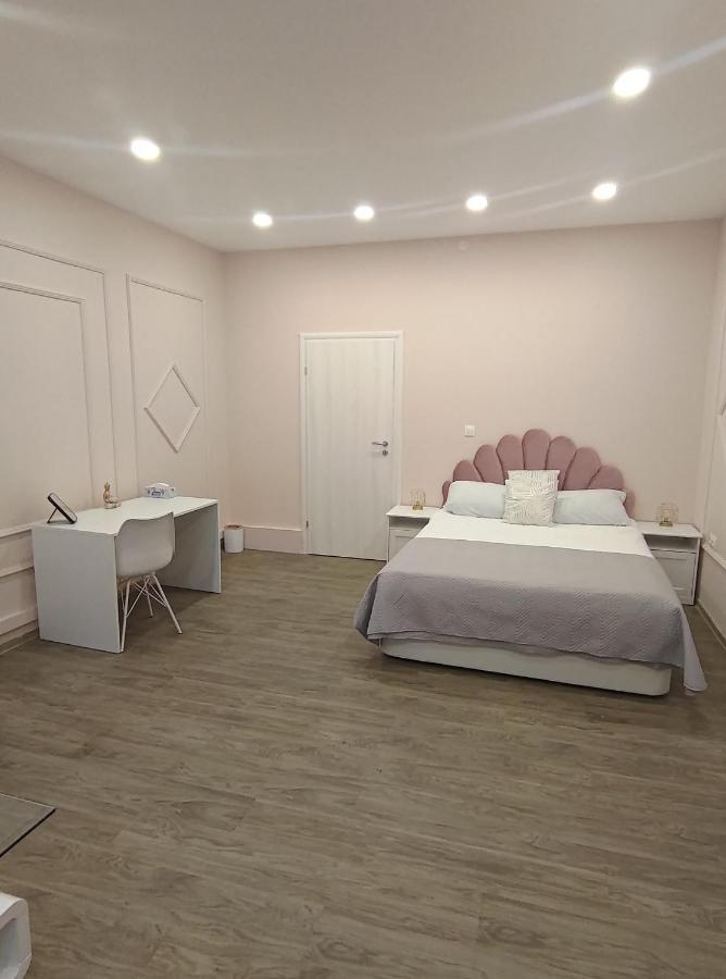 Lovely Apartment In The Heart Of The City Timisoara Esterno foto